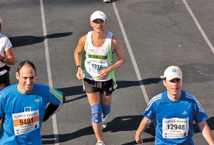 添Sir在一〇年的希臘雅典馬拉松重出江湖,結果順利完賽,同時為香港防癌會籌款,一舉兩得。 添Sir在一〇年的希臘雅典馬拉松重出江湖,結果順利完賽,同時為香港防癌會籌款,一舉兩得。