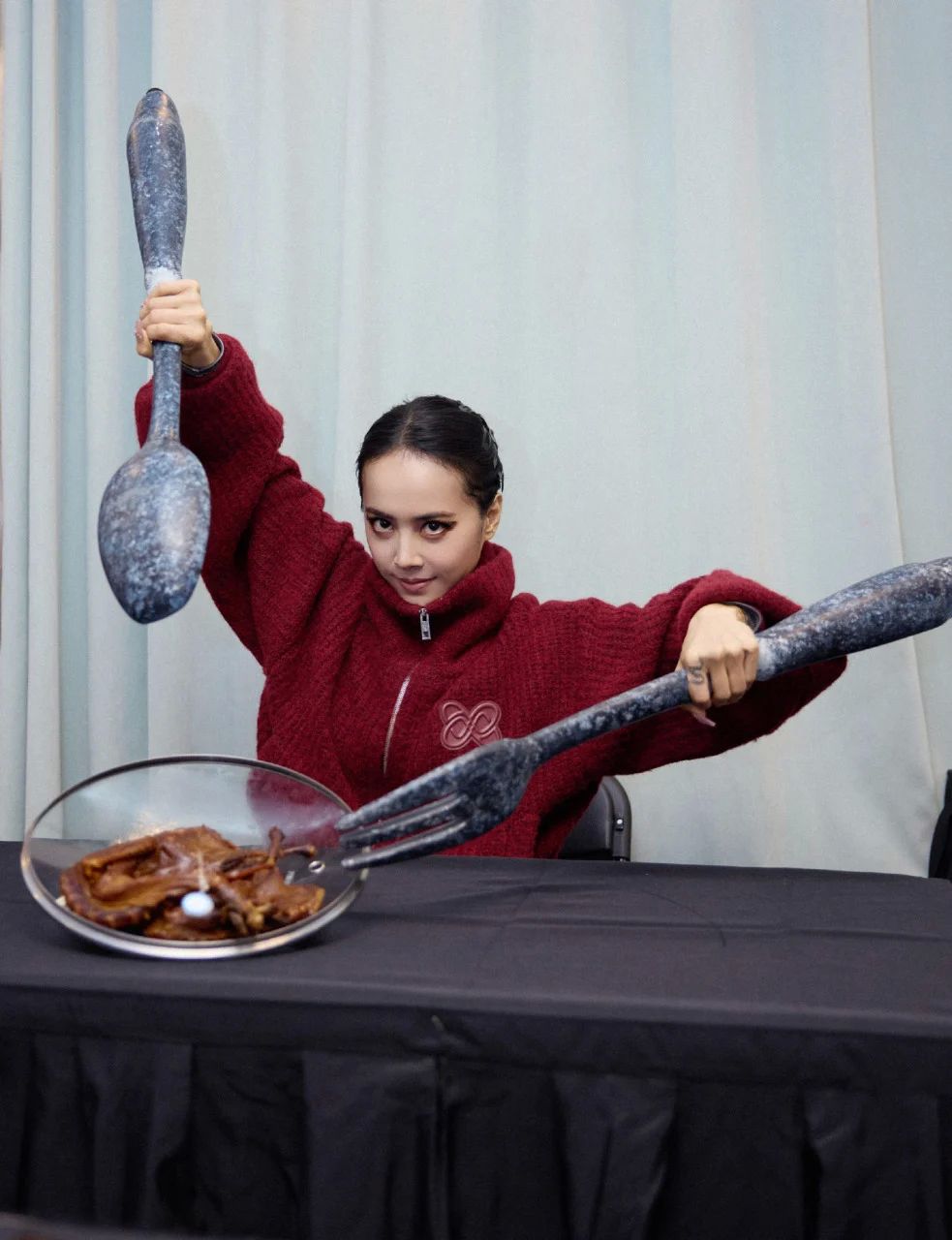 台灣藝人蔡依林也加入《雪山救狐狸》的二次創作大軍。