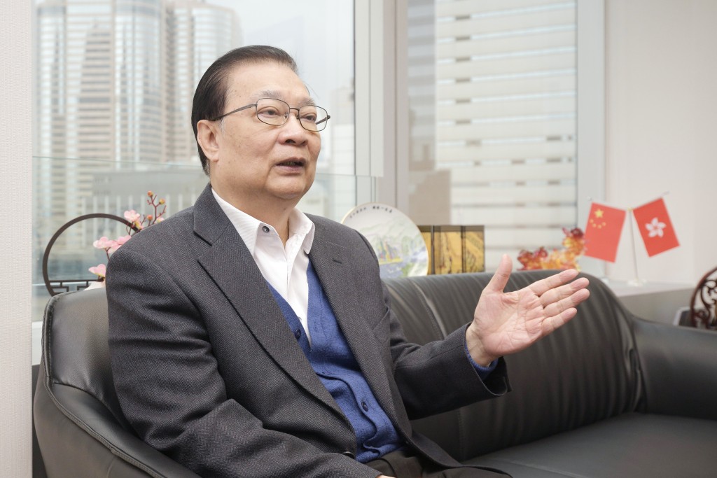 譚耀宗認為,每位議員的決定均有其自身考量,當中包括年齡因素 譚耀宗認為,每位議員的決定均有其自身考量,當中包括年齡因素