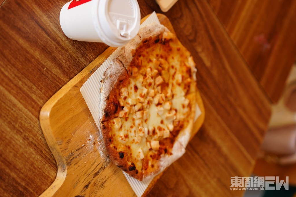 親手製作農場窯Pizza ¥168。