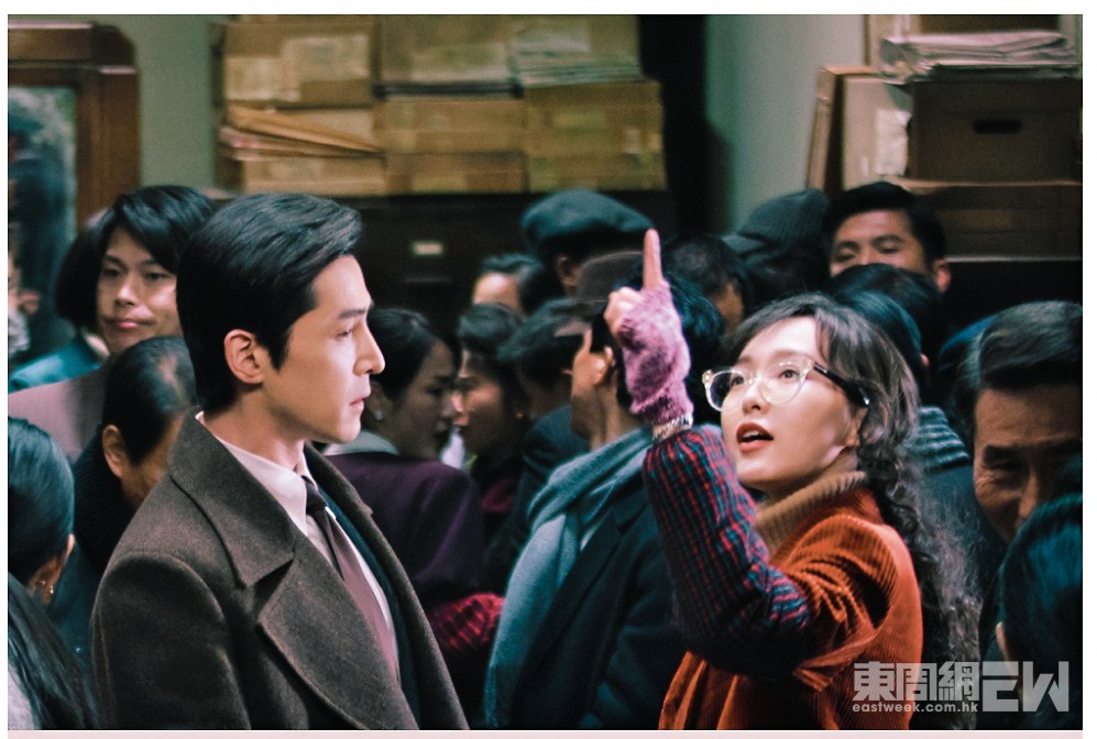 在《繁花》中，唐嫣飾演外貿公司的外銷員「汪小姐」，性格活潑、熱情似火，與「寶總」相識於微時，兩人感情曖昧。有指，她於《繁》劇的酬勞約2,250萬人民幣（約2,500萬港元）。