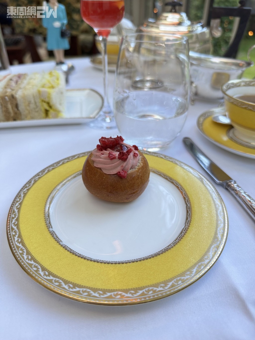 Amuse bouche恰如覆盆子三重奏。