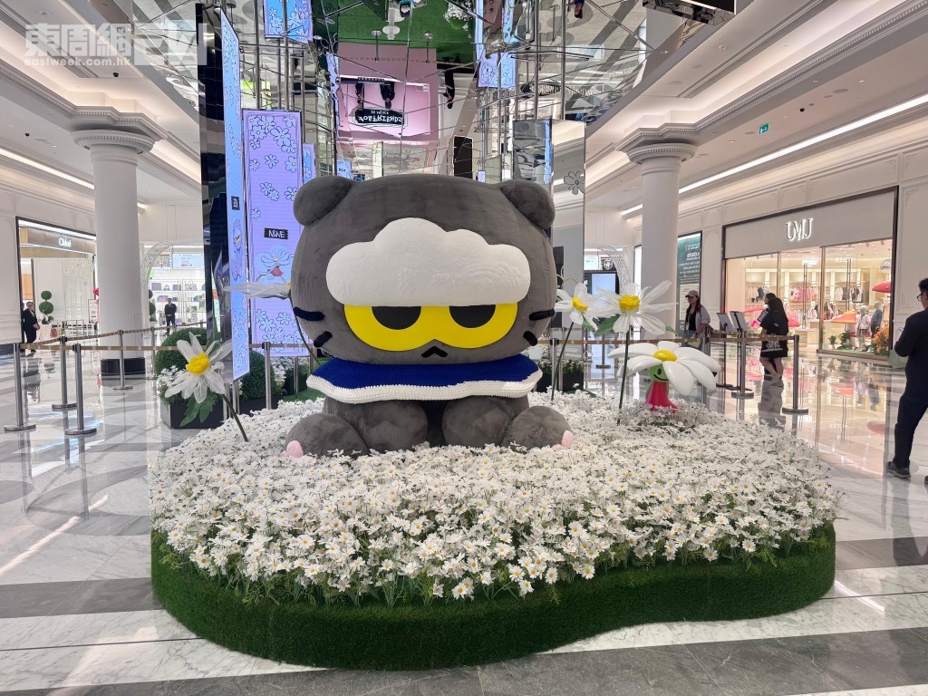 快閃店設有巨型ZOA貓貓打卡位。 快閃店設有巨型ZOA貓貓打卡位。