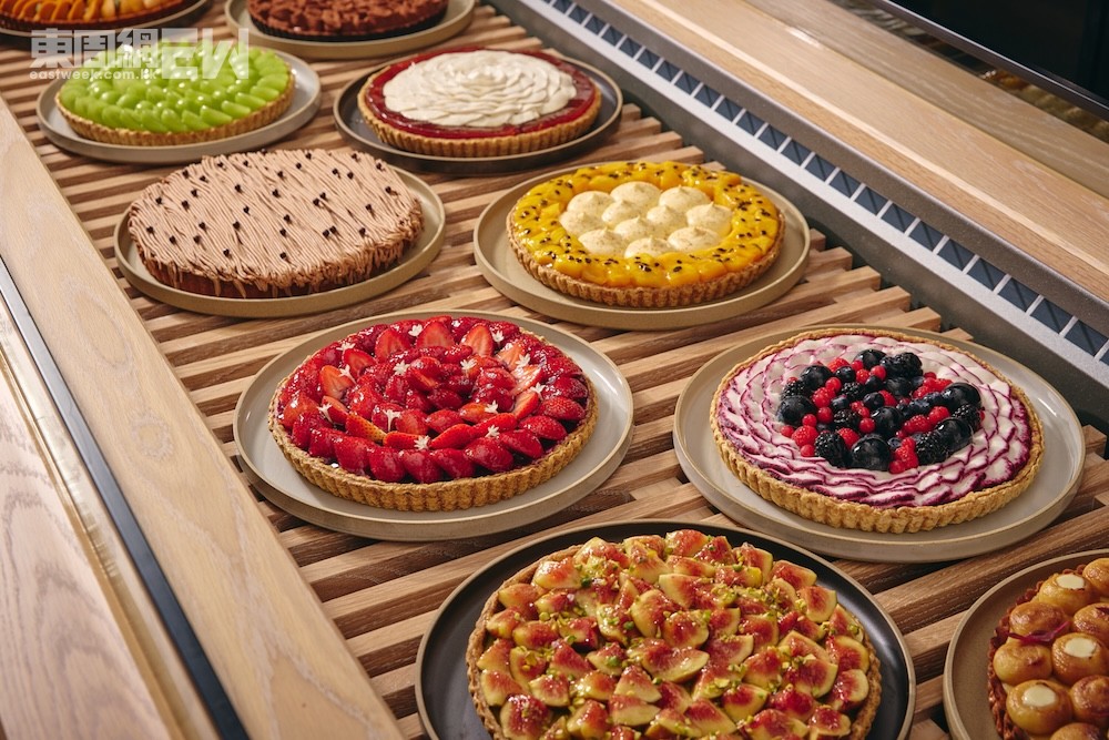 L'AS 旗下甜點品牌「Tarte & Table by L’AS」，供應多款色彩繽紛的季節水果撻。