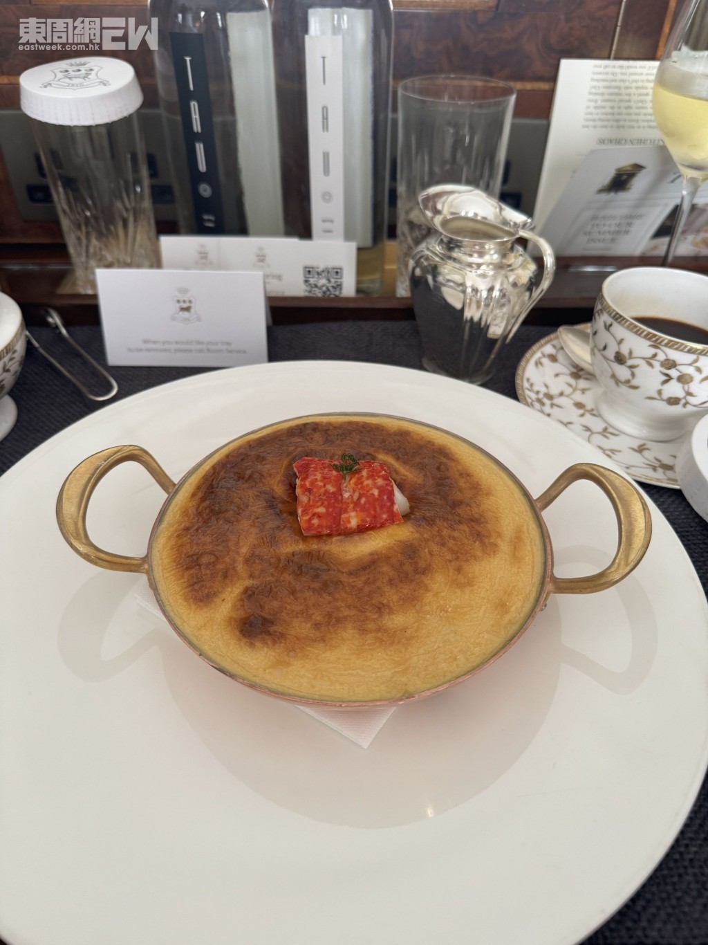 酒店招牌本地龍蝦奄列煎蛋卷。(£45/約$465) 酒店招牌本地龍蝦奄列煎蛋卷。(£45/約$465)