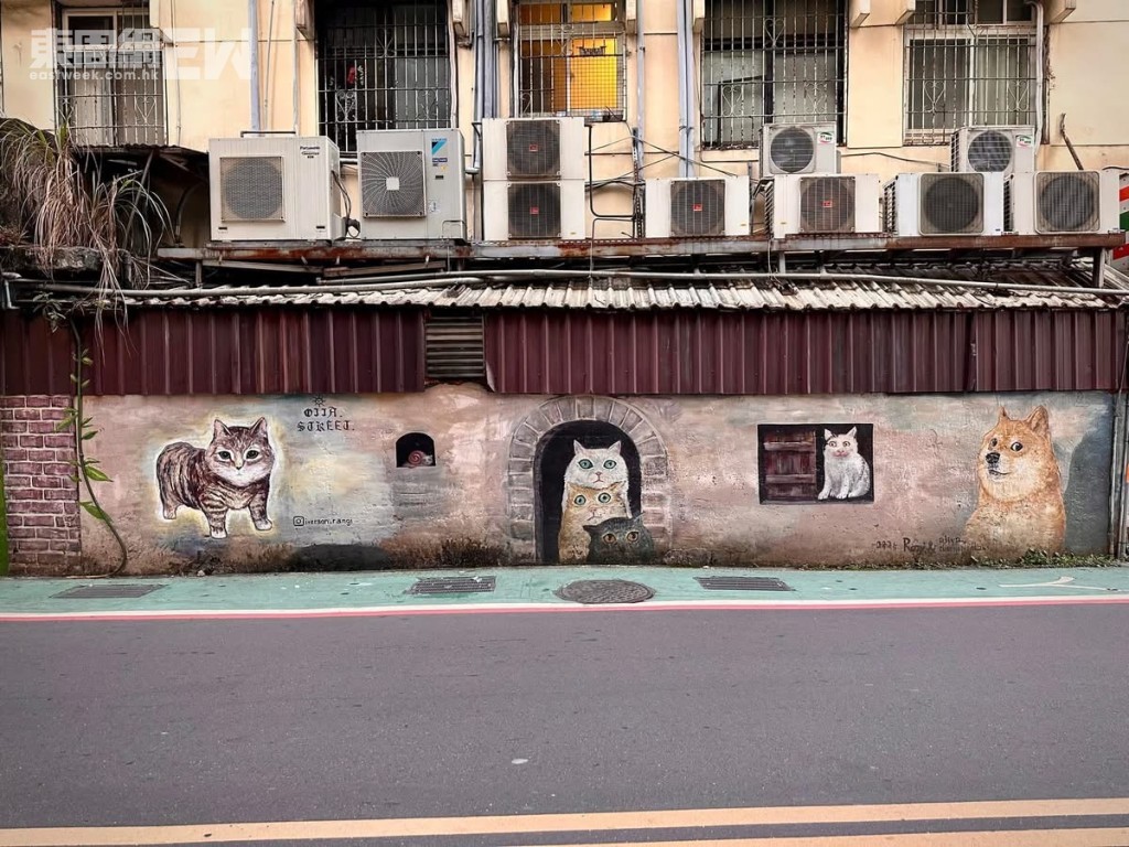 台北昆陽街迷因墻。