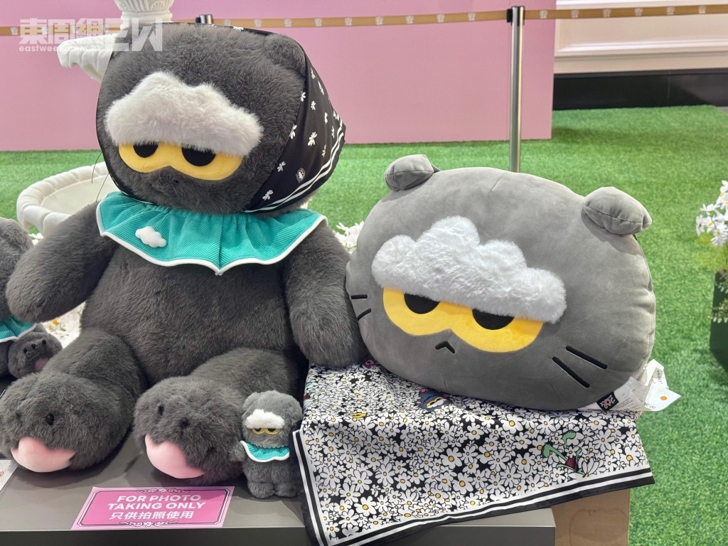 店內商品種類極為豐富,粉絲必定要收藏。 店內商品種類極為豐富,粉絲必定要收藏。
