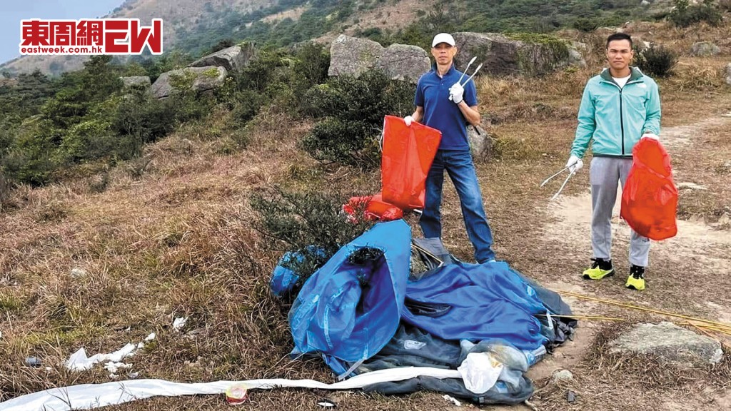 黃錦星（左）曾在山野清理垃圾，呼籲大眾記得玩樂時要「山野不留痕」。