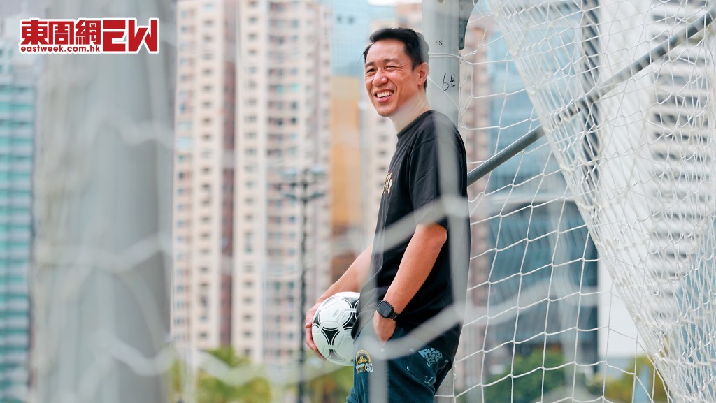 現時擔任澳門足球代表隊主教練的郭嘉諾，是少數能夠衝出香港發展的土炮教練。