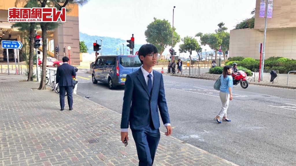 鍾翰林違監管令︱發帖自曝獲准到沖繩旅遊期間 轉赴英國尋政治庇護