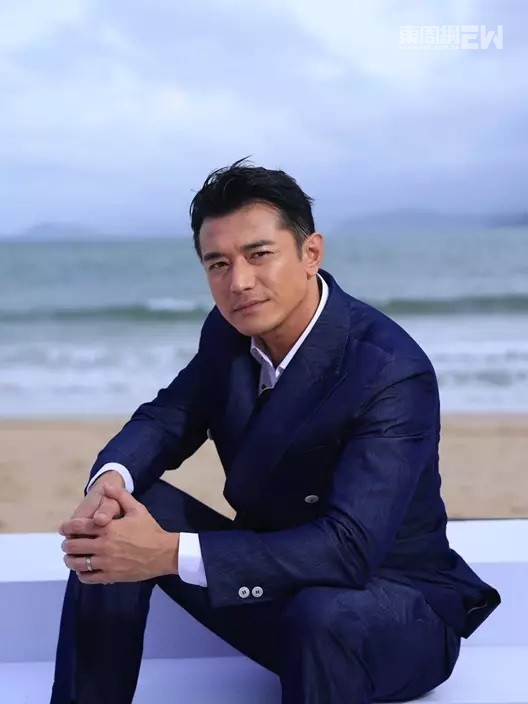 回復自由身後，黃長興工作多元化，早前為新產品活動擔任司儀。