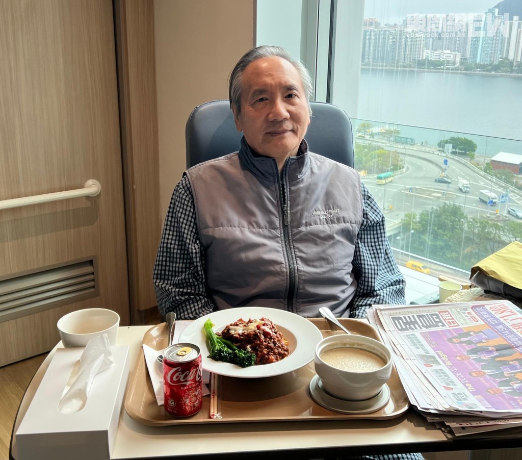 葉Sir住院期間除了醫院餐廳膳食，還有老友送美食。