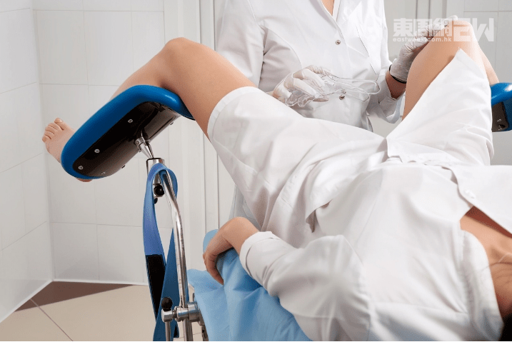 在恆常婦科檢查醫生時會先檢查病人有沒有尿滲問題，如有病徵就會進行「尿流動力學檢查」探查病因。
