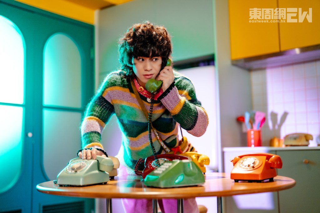 Mike拍MV時,發生了蝦碌事,更慘遭現場同事無情恥笑。 Mike拍MV時,發生了蝦碌事,更慘遭現場同事無情恥笑。