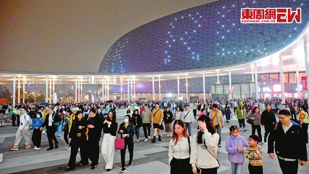 啟德體育園啟用後，吸引大批旅客前來參與各種活動。