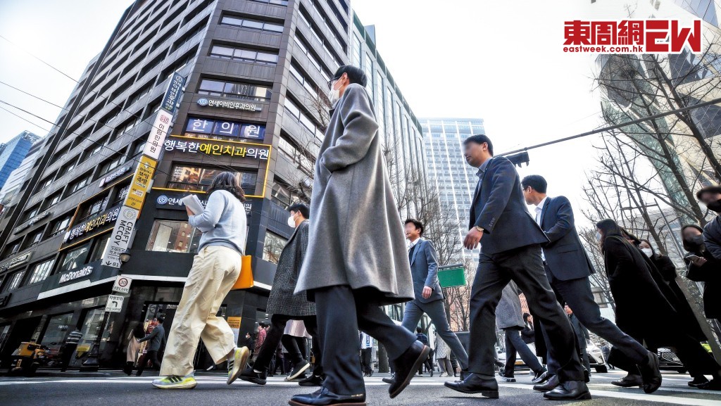 韓國打工仔工時長、講求長幼有序,以及財閥權貴等根深柢固文化,被指助長職場霸凌歪風。