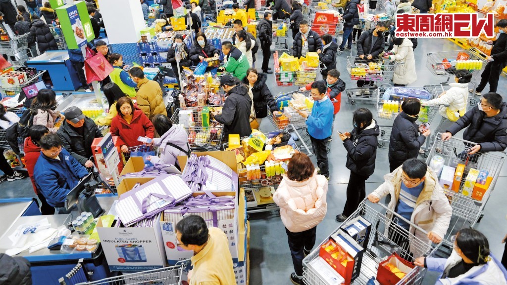 山姆自九六年進入內地市場，現時在內地有五十五家門店，年營業額突破一千億元人民幣。