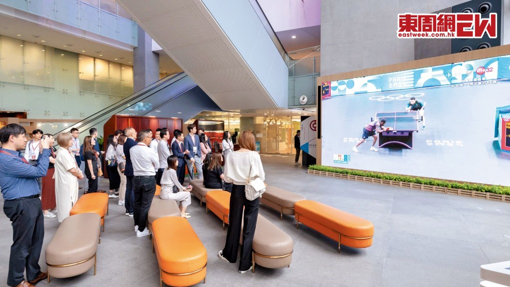 巴黎奧期間，立法會大堂的直播區，不時都有在大樓內工作的職員、議員及議助等睇比賽捧港隊場。