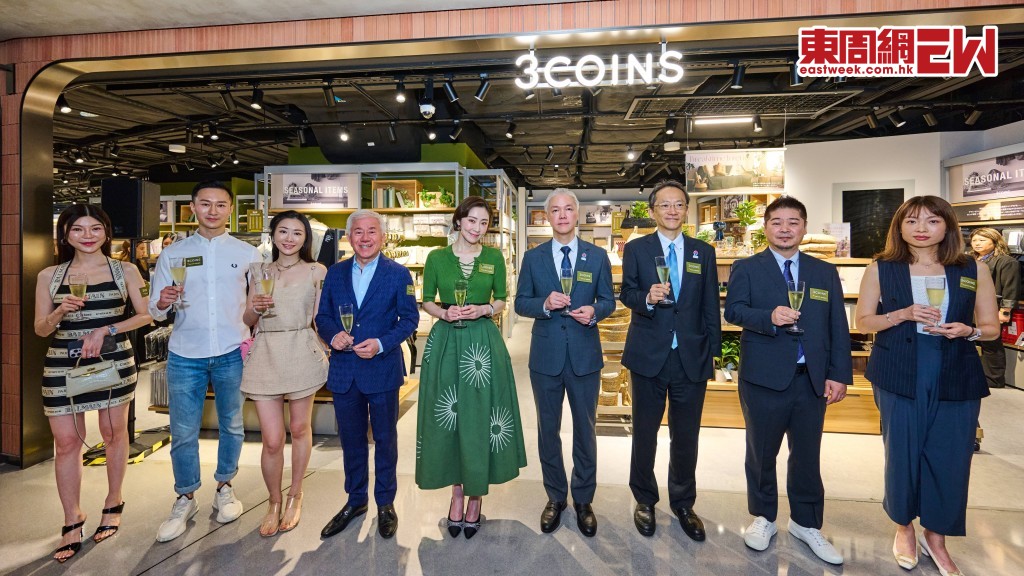 日本駐香港總領事館代理總領事西海茂洋(右三)、3COINS 株式會社 PAL 營業本部常 務董事第四事業部總經理澤井克之(右二)、YAICHI 集團創始人及主席羅盛昌先生 (Elmas Lou)(右四)、希慎廣場商鋪業務總經理梁雅婷女士(右一)、特別嘉賓張