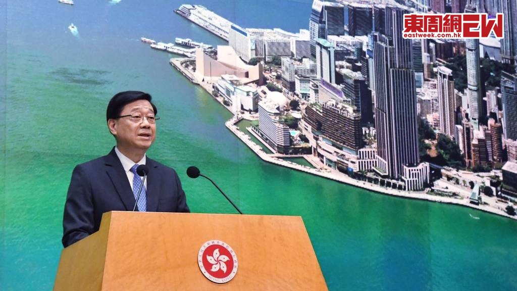 行政長官李家超今日(15日)在行會前會見傳媒