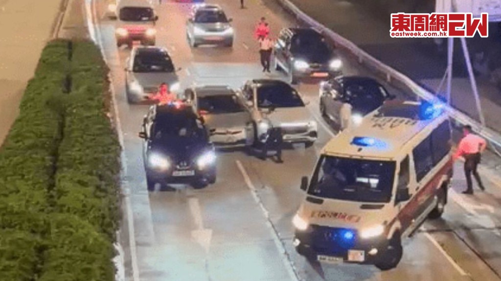 涉事的銀色私家車在公主道培正道休憩花園對開被截後，試圖多次強行在兩車之間穿過但不成功。