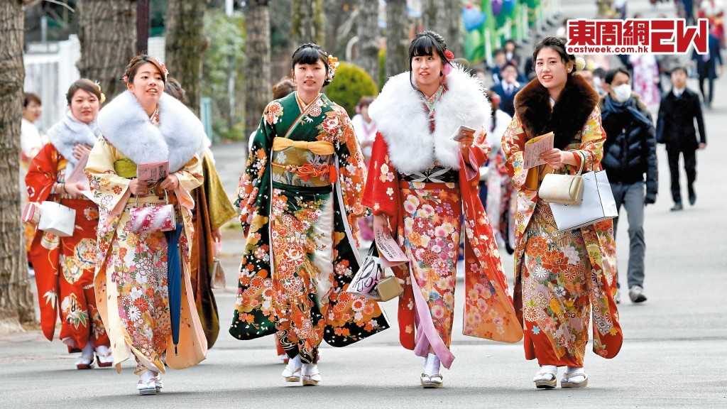 在南韓網絡上,日本女生被叫作「櫻花妹」或「壽司女」,指她們溫柔體貼、懂照顧人。